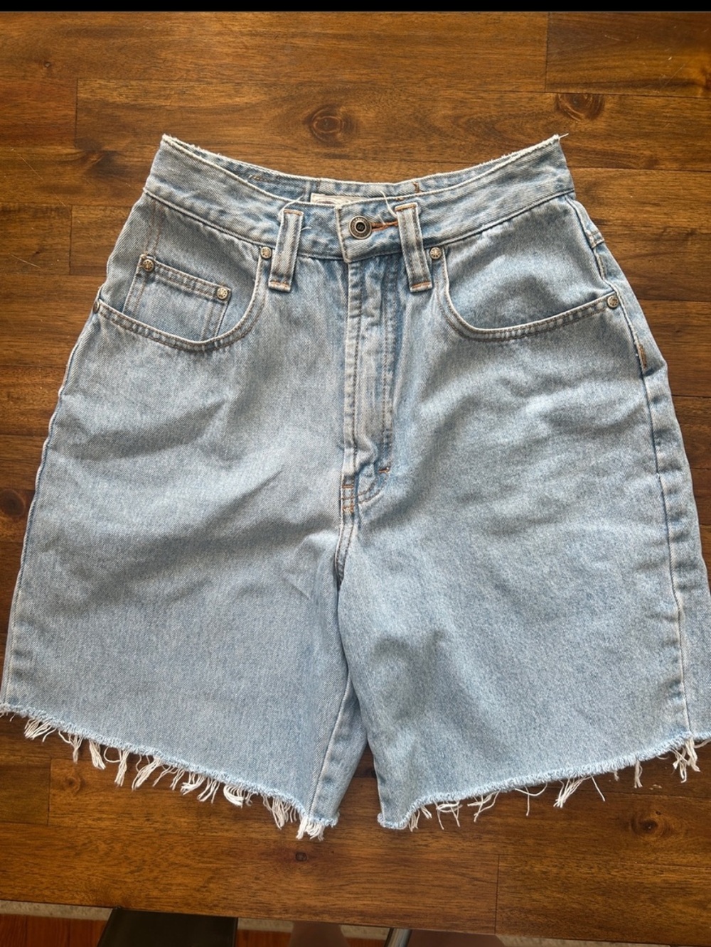 Vintage UNIONBAY 90s Light Blue Denim Cutoff Bermuda Dad Shorts Womens Small